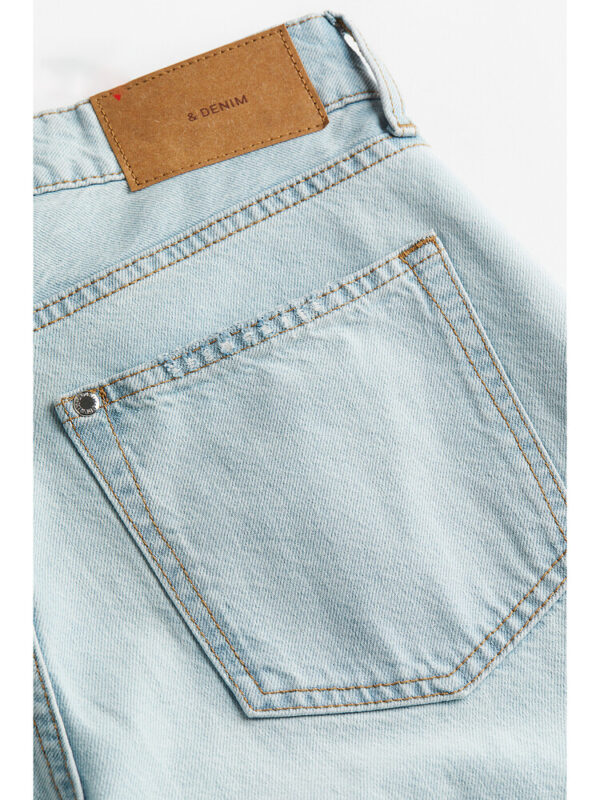 Spring Women’s Mid-Rise Relaxed Fit Distressed Straight-Leg Jeans – Easy Style with an Edge