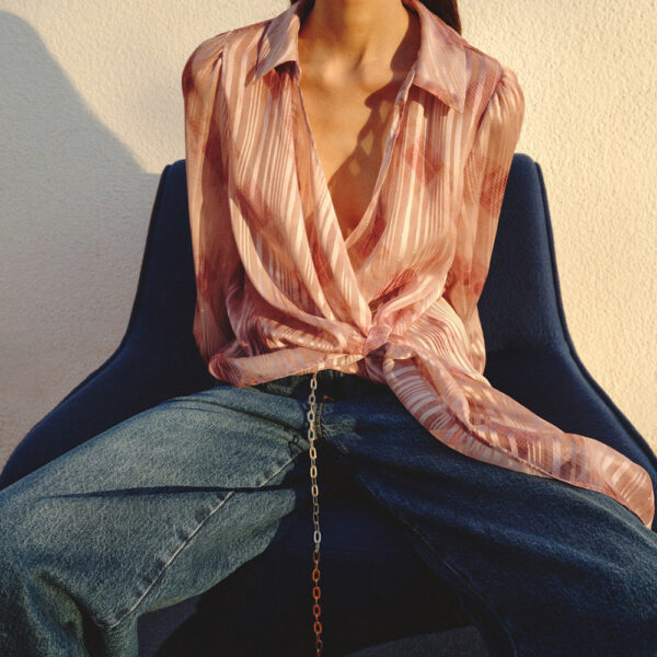 Y2K-Inspired Cool: Spring 2025 Nebesa Women’s Mid-Blue Wide-Leg Jeans with Chain Belt