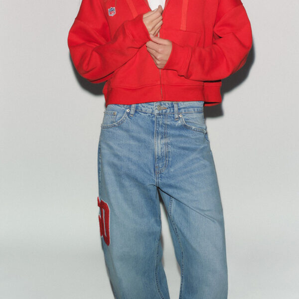 Sporty Meets Street: Spring 2025 Nebesa Women’s Sky Blue Mid-Rise Relaxed-Fit Jeans with NFL Details