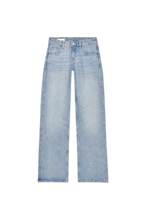 Effortless Cool: Spring 2025 Women’s Light Blue Low-Waisted Wide-Leg Jeans