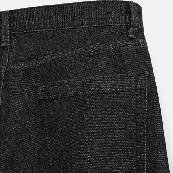 Laid-Back Edge: Spring Men’s Cotton Straight-Leg Jeans with Raw Hem & Stitch Detail