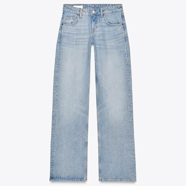 Spring Women’s High-Waisted Blue Bell-Bottom Jeans – Flattering Fit, Petite-Friendly Style