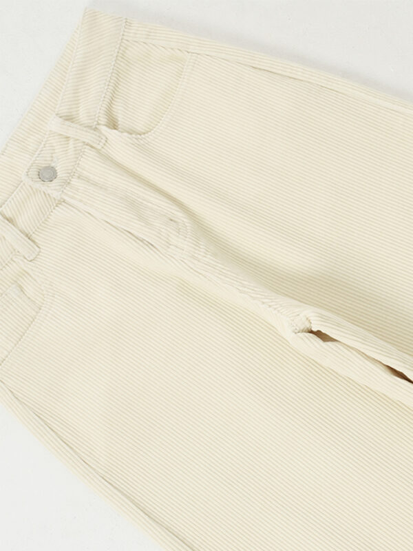 Spring Women’s Corduroy Beige Straight-Leg Jeans – Soft Texture, Relaxed Elegance