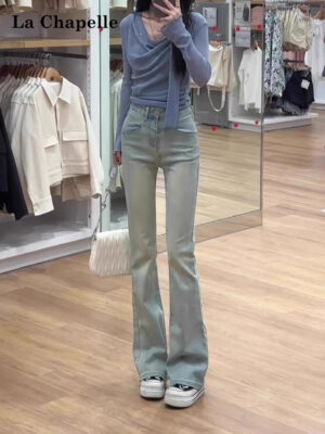 Spring Women’s High-Waisted Light Blue Bell-Bottom Jeans – Retro Charm, Modern Confidence