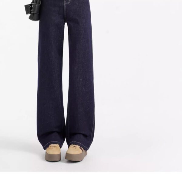 Women’s High-Waisted Denim Blue Wide-Leg Jeans – Cozy Style with Extra Length for Cooler Days