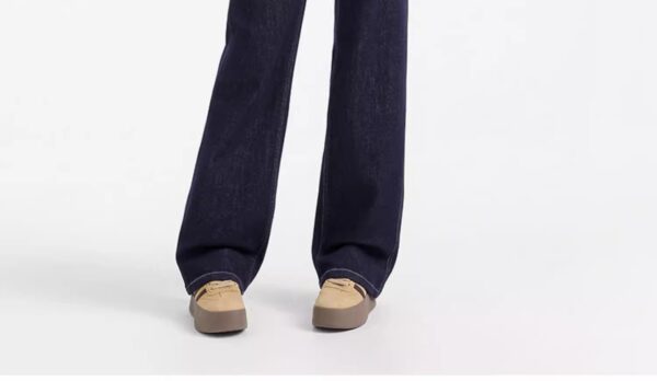 Women’s High-Waisted Denim Blue Wide-Leg Jeans – Cozy Style with Extra Length for Cooler Days
