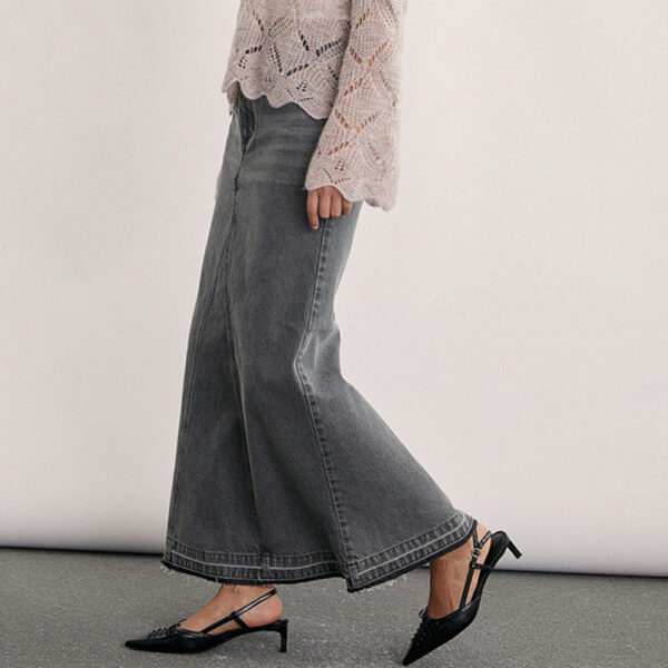 Spring Women’s Raw-Edge A-Line Denim Skirt