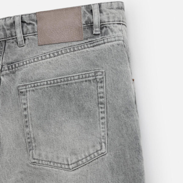 Spring Men’s Cotton Washed Loose-Fit Casual Jeans with Stitch Detailing – Everyday Comfort with Timeless Style