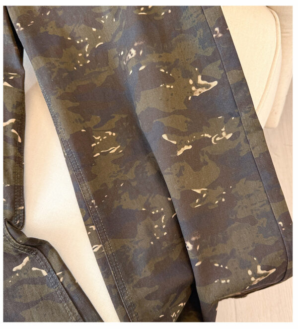 Camouflage Washed Straight-Leg Denim Pants — Casual Retro & Durable Winter Wear
