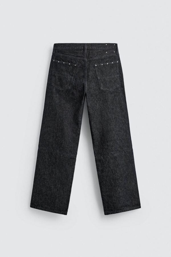 Mid-Rise Raw Denim Straight-Leg Jeans with Metal Rivets — Clean Structure & Industrial Detail