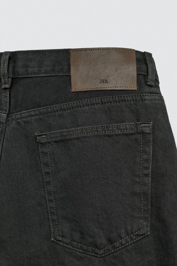 Mid-Waist Washed Straight-Leg Denim Jeans — Classic American Casual Essential