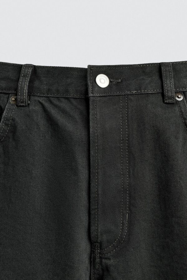 Mid-Waist Washed Straight-Leg Denim Jeans — Classic American Casual Essential